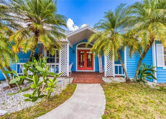 Property at 146 NE Blueberry Ln, Jensen Beach, FL 34957, 4 beds, 3 baths
