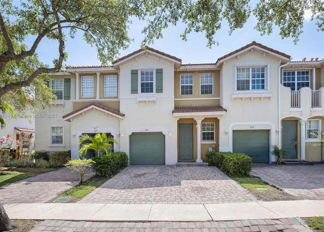 Property at 623 NE 21st Ter, Homestead, FL 33033, 3 beds, 2.5 baths