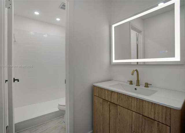 Property at 8041 NW 41st Ct, Sunrise, FL 33351, 2 beds, 2 baths