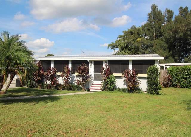 Property at 3121 SE 32nd Ct, Okeechobee, FL 34974, 2 beds, 2 baths