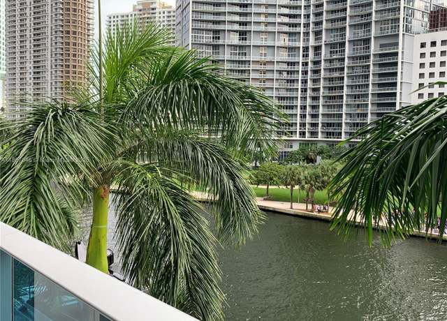 Property at 200 Biscayne Boulevard Way #304, Miami, FL 33131, 2 beds, 2.5 baths