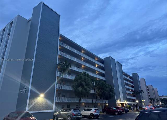Property at 420 NE 12th Ave #404, Hallandale Beach, FL 33009, 1 bed, 1 bath