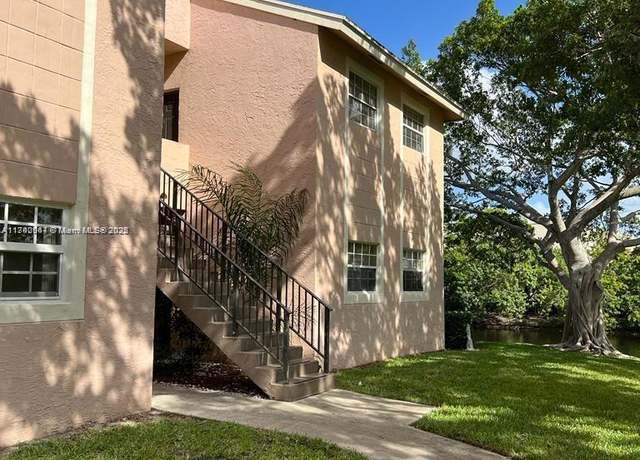 Property at 620 Cypress Club Way Unit I13, Deerfield Beach, FL 33064, 3 beds, 2 baths