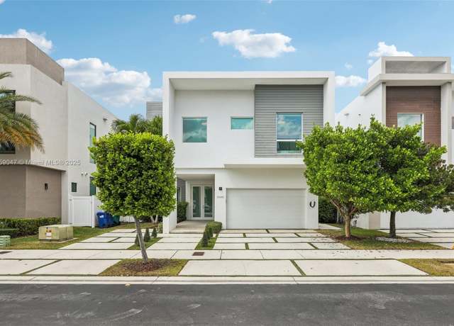 Property at 10445 NW 68th Ter, Doral, FL 33178, 5 beds, 5 baths