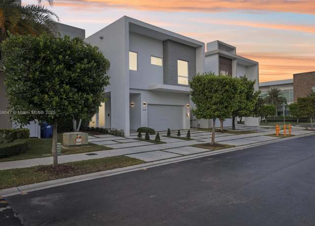 Property at 10445 NW 68th Ter, Doral, FL 33178, 5 beds, 5 baths