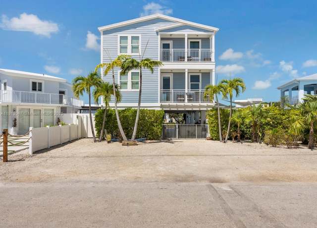 Property at 117 La Paloma Rd, Key Largo, FL 33037, 5 beds, 4.5 baths