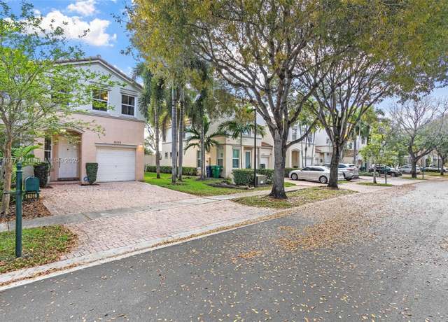 Property at 16316 SW 48th St, Miramar, FL 33027, 3 beds, 2.5 baths