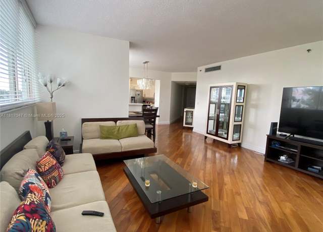 Property at 6422 Collins Ave #501, Miami Beach, FL 33141, 2 beds, 2 baths