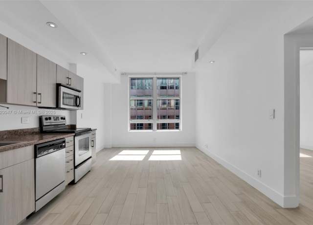 Property at 111 E Flagler St #902, Miami, FL 33131, 1 bed, 1 bath