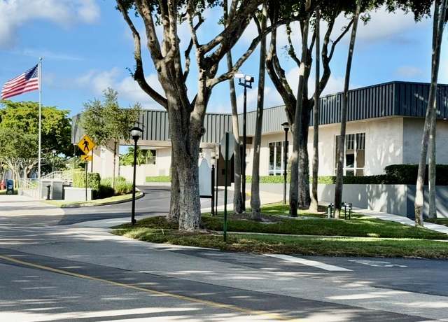 Property at 402 Capri I Unit I, Delray Beach, FL 33484, 1 bed, 1.5 baths