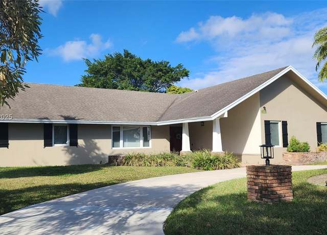 Property at 10341 SW 140th St, Miami, FL 33176, 5 beds, 3 baths
