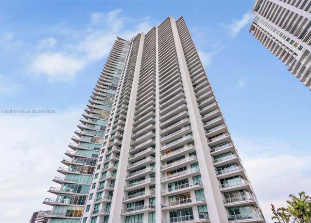 Property at 92 SW 3rd St #5204, Miami, FL 33130, 3 beds, 3.5 baths