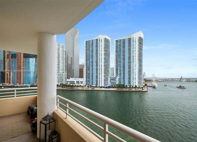 Property at 888 Brickell Key Dr #1006, Miami, FL 33131, 1 bed, 1.5 baths