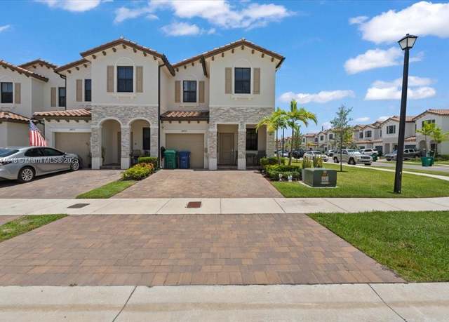 Property at 24717 SW 119th Pl, Homestead, FL 33032, 4 beds, 2.5 baths