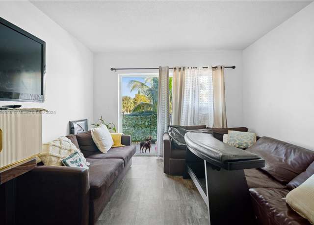 Property at 1450 NE 170th St #202, North Miami Beach, FL 33162, 2 beds, 1 bath