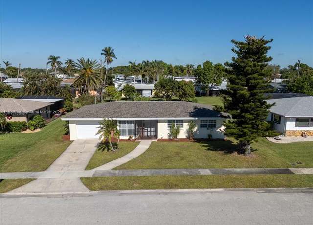 Property at 1710 Lakeview Ter, Fort Myers, FL 33903, 3 beds, 2 baths