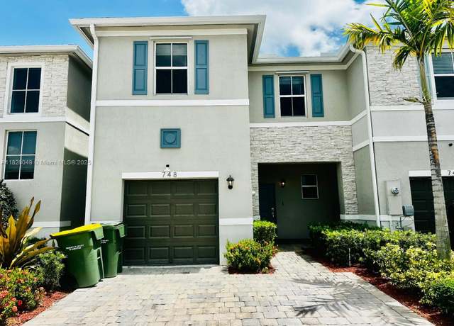 Property at 748 SE 17th St, Homestead, FL 33034, 3 beds, 2.5 baths