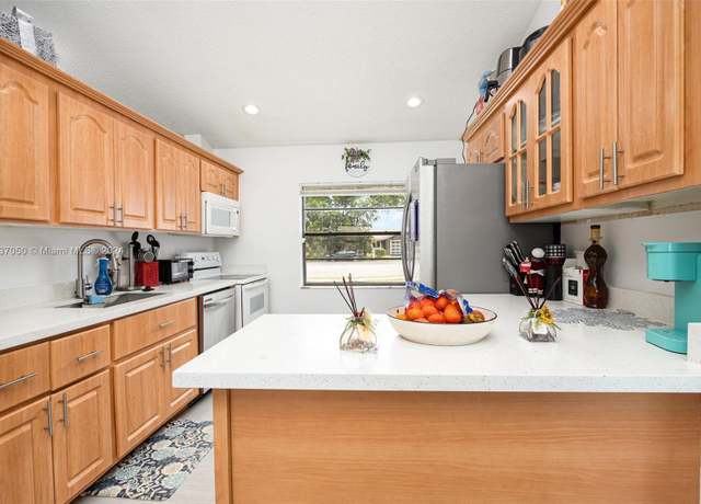 Property at 8205 SW 12th Pl, North Lauderdale, FL 33068, 3 beds, 2 baths