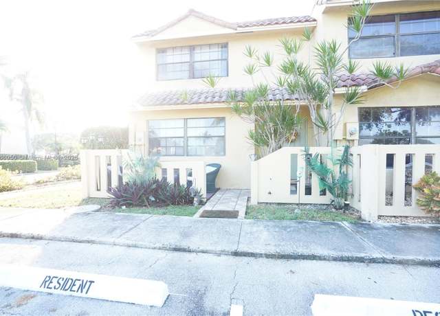 Property at 3917 NW 94th Ave, Sunrise, FL 33351, 3 beds, 3 baths