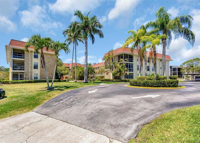 Property at 5540 Tamberlane Cir #316, Palm Beach Gardens, FL 33418, 2 beds, 2 baths