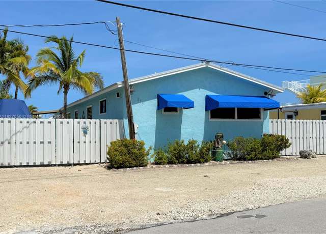 Property at 211 Banyan Ln, Tavernier, FL 33070, 3 beds, 2 baths