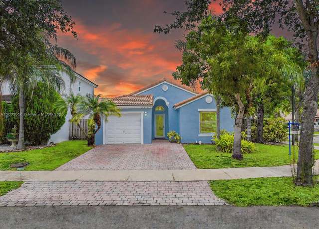 Property at 2075 SE 15th St, Homestead, FL 33035, 3 beds, 2 baths