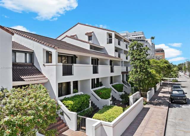 Property at 2600 Cardena St #11, Coral Gables, FL 33134, 2 beds, 2.5 baths