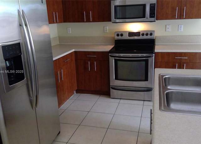 Property at 4293 NE 10th Ct #4293, Homestead, FL 33033, 3 beds, 2.5 baths