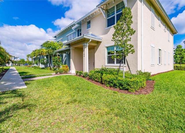 Property at 4144 Greenway Dr, Hollywood, FL 33021, 3 beds, 2.5 baths