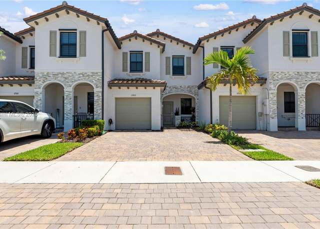 Property at 11922 SW 245 Ter, Homestead, FL 33032, 3 beds, 2.5 baths