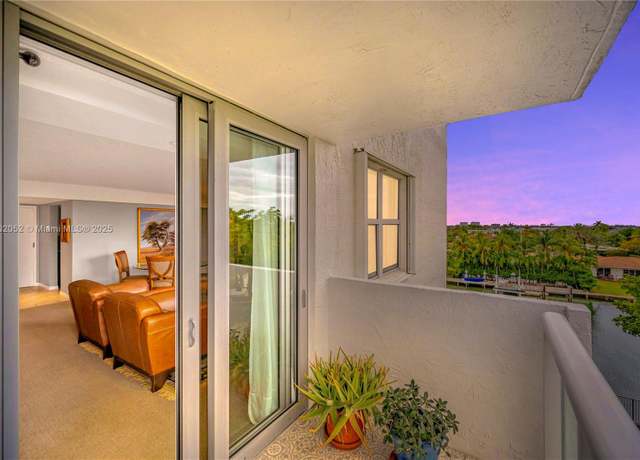 Property at 10000 W Bay Harbor Dr #401, Bay Harbor Islands, FL 33154, 2 beds, 2.5 baths
