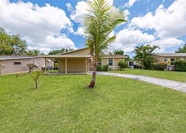 Property at 702 SW 79th Ave, North Lauderdale, FL 33068, 3 beds, 2 baths