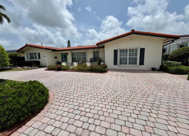 Property at 5002 SW 87th Pl, Miami, FL 33165, 3 beds, 3 baths