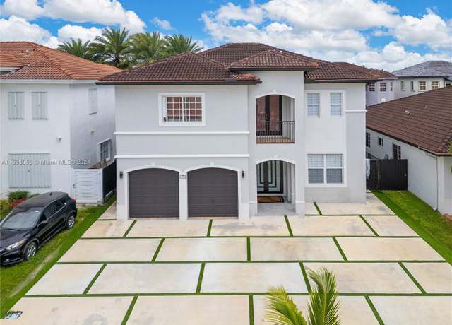 Property at 17635 SW 135th Ave, Miami, FL 33177, 5 beds, 4 baths