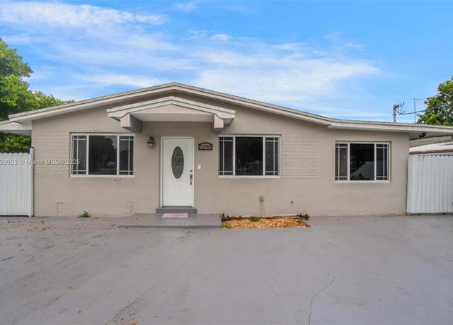 Property at 3200 W 7th Ave, Hialeah, FL 33012, 3 beds, 2.5 baths
