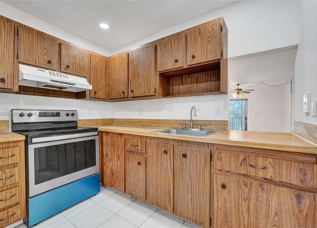 Property at 7541 NW 16th St #1310, Plantation, FL 33313, 2 beds, 2 baths