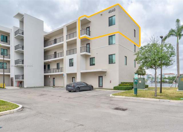 Property at 4640 NW 84 Ave #41, Doral, FL 33166, 3 beds, 2 baths