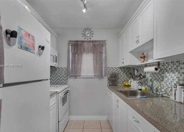 Property at 3265 Griffin Rd #106, Dania Beach, FL 33312, 1 bed, 1 bath