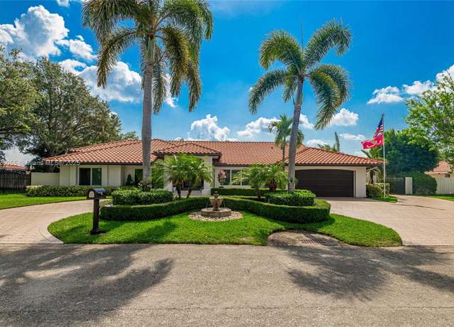 Property at 13561 SW 111 Ave, Miami, FL 33176, 4 beds, 4 baths