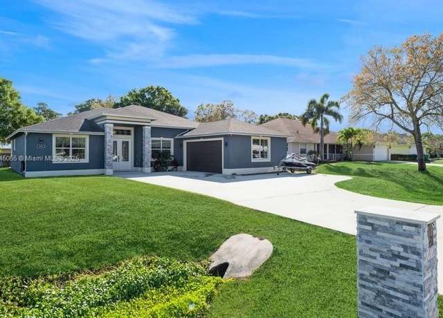 Property at 5402 Hickory Dr, Fort Pierce, FL 34982, 4 beds, 3 baths