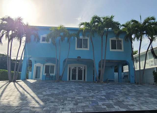 Property at 911 Red Bird Rd, Key Largo, FL 33037, 5 beds, 3 baths