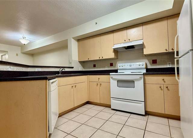 Property at 4021 San Marino Blvd #102, West Palm Beach, FL 33409, 3 beds, 2 baths