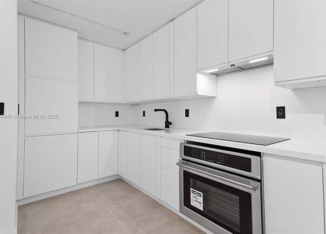 Property at 240 Collins Ave Unit 4A, Miami Beach, FL 33139, 2 beds, 1 bath