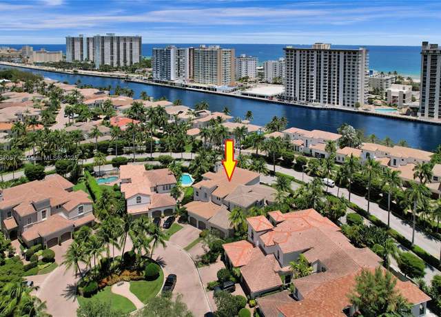 Property at 822 E Spinnaker Dr E, Hollywood, FL 33019, 4 beds, 4 baths