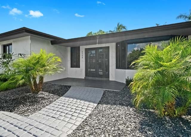Property at 2340 NE 194th St, Miami, FL 33180, 4 beds, 3 baths