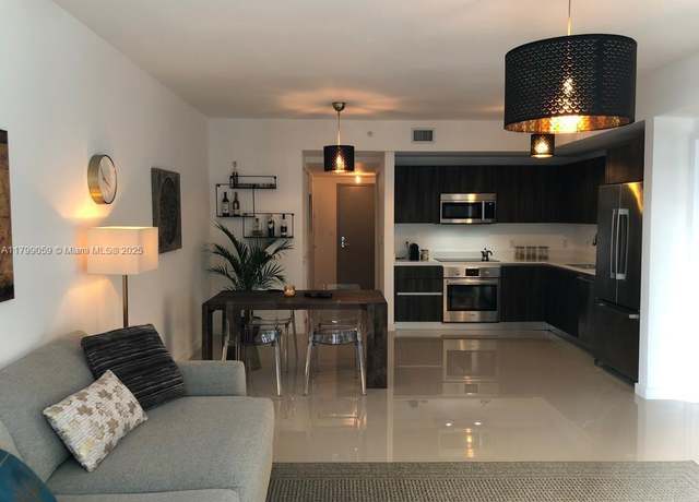 Property at 488 NE 18th St #2802, Miami, FL 33132, 1 bed, 1.5 baths