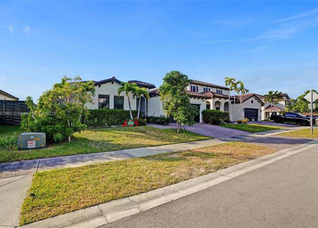 Property at 22820 SW 127th Pl, Miami, FL 33170, 4 beds, 3 baths