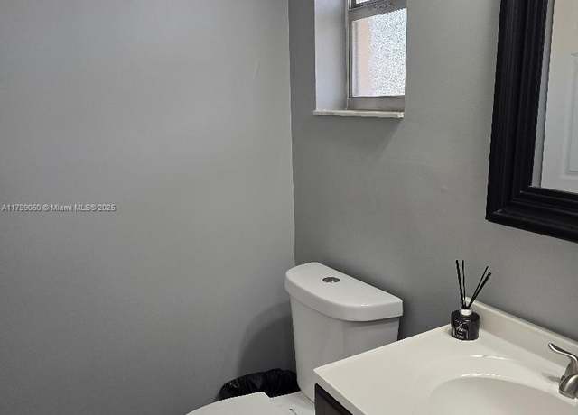 Property at 9800 Sunrise Lakes Blvd #104, Sunrise, FL 33322, 1 bed, 1.5 baths