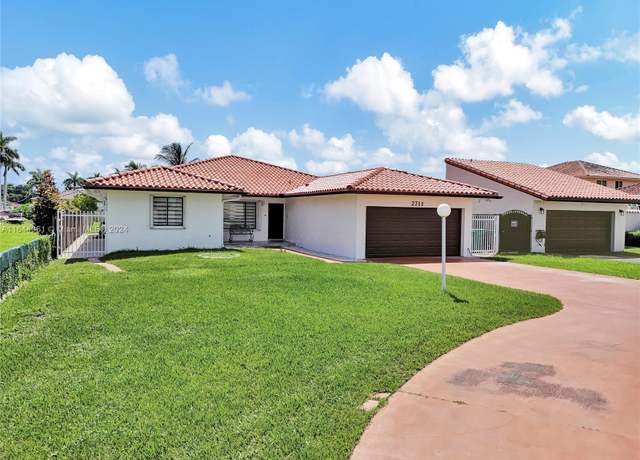 Property at 2711 SW 117 Ave, Miami, FL 33175, 4 beds, 3.5 baths