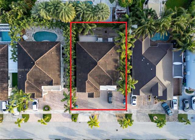 Property at 16481 SW 58th Ter, Miami, FL 33193, 5 beds, 4 baths